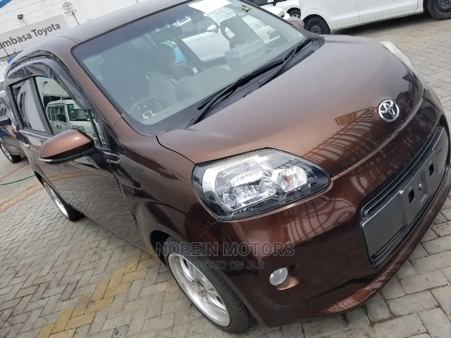 Toyota Porte 2015 Brown