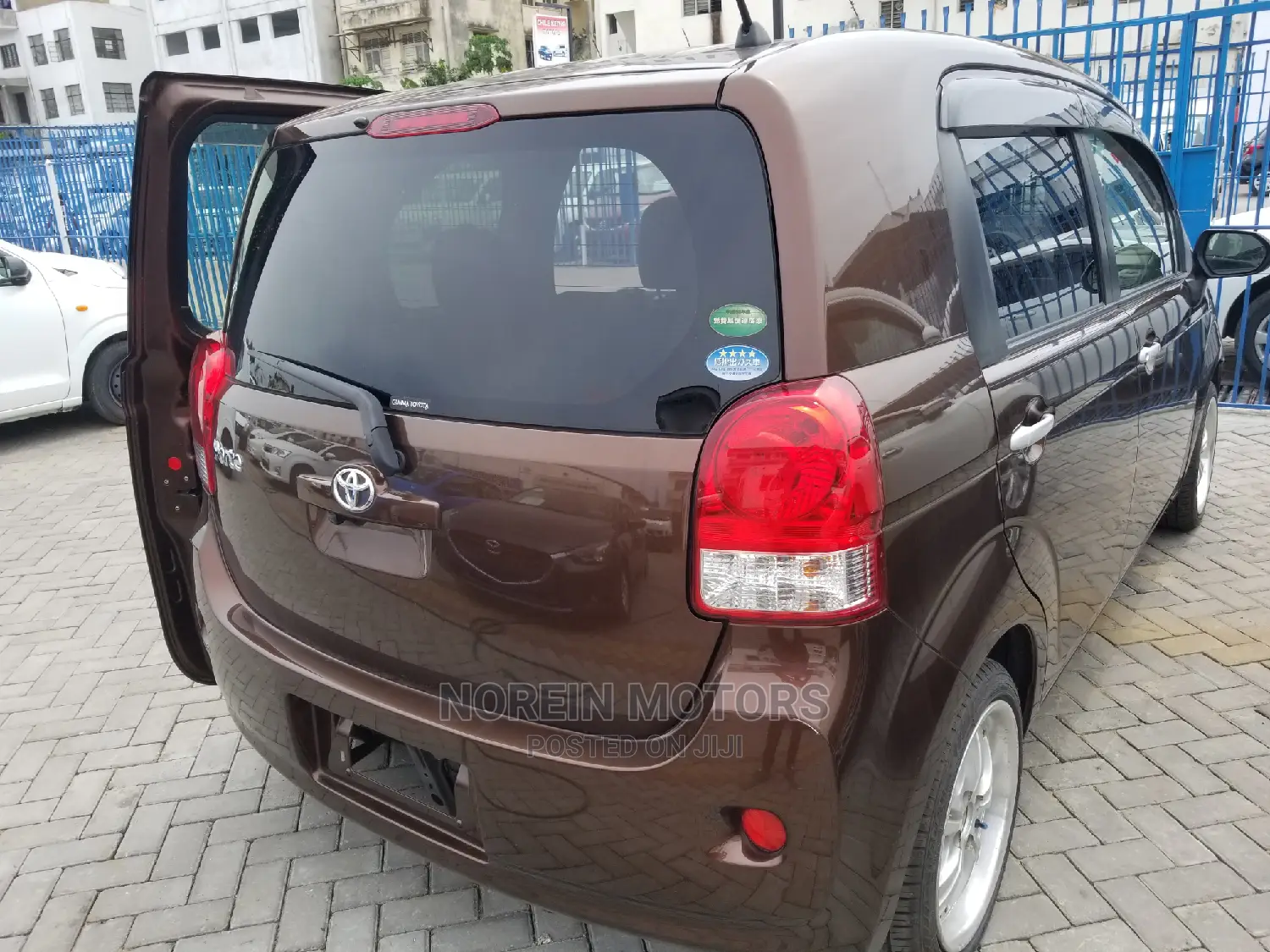 Toyota Porte 2015 Brown