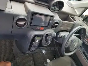 Toyota Porte 2015 Brown