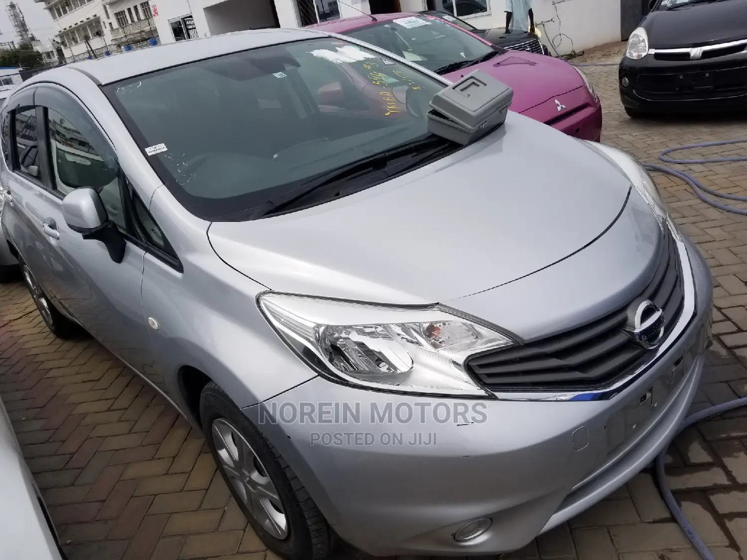 Nissan Note 2014 SV Premium Silver