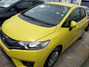Honda Fit 2014 Yellow