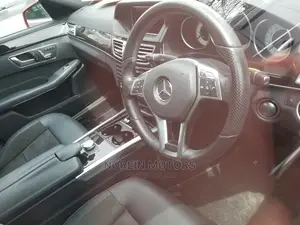 Mercedes-Benz C200 2014 Red