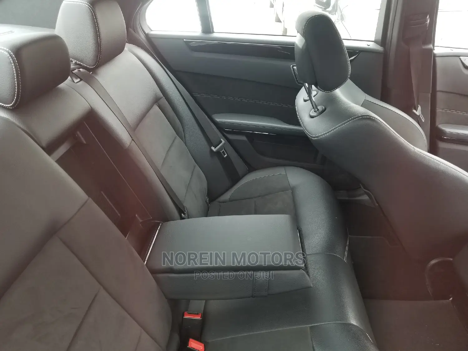 Mercedes-Benz C200 2014 Red