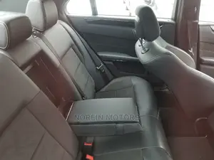 Mercedes-Benz C200 2014 Red