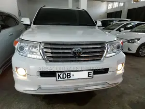 Toyota Land Cruiser 2014 4.6 V8 ZX White