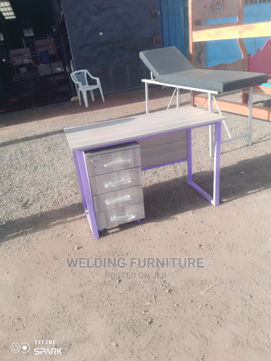 Office Desk Metallic Stand