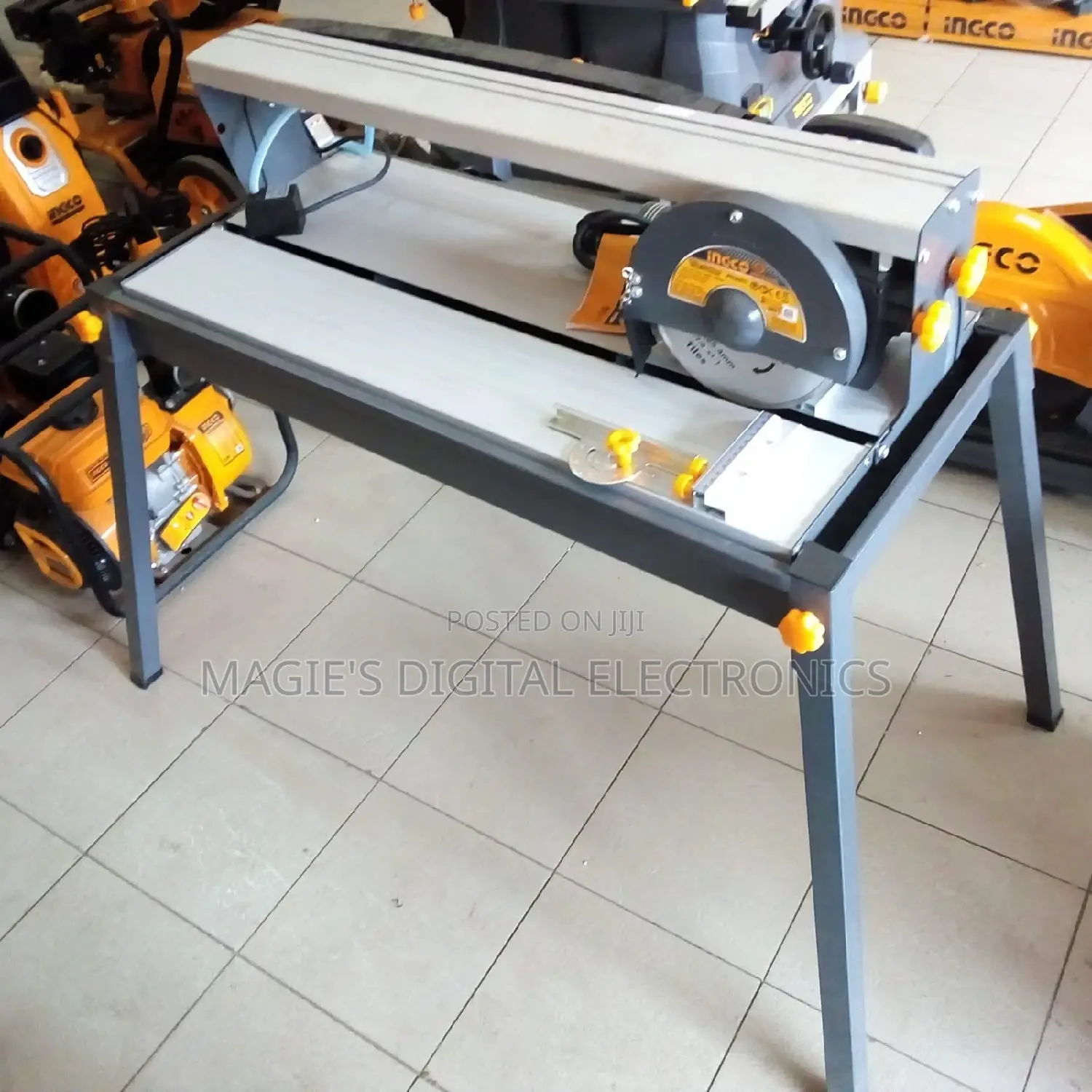 Tile Cutting Machine