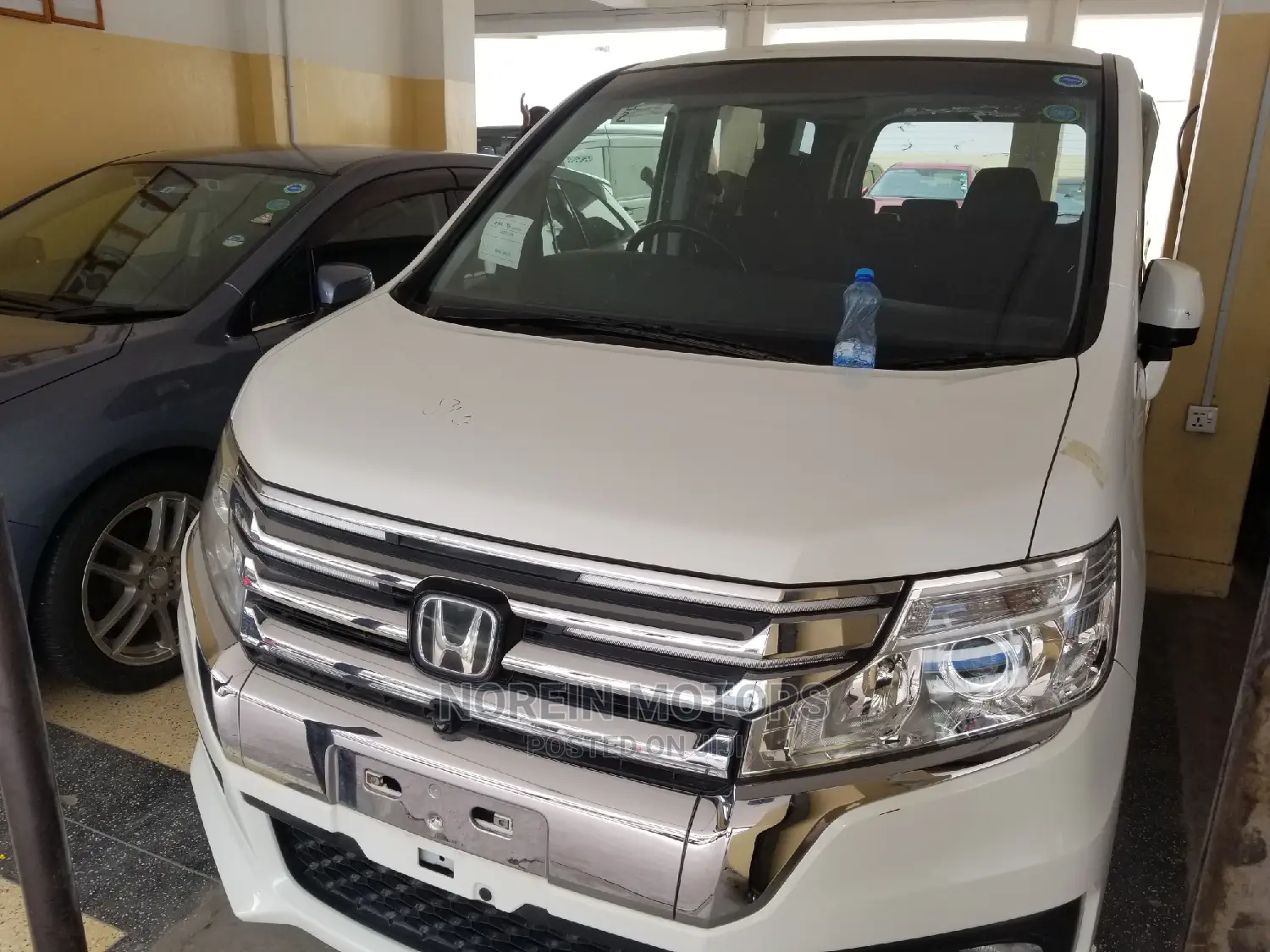 Honda Stepwgn 2014 White