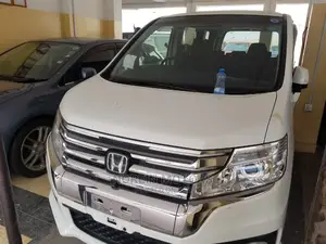 Honda Stepwgn 2014 White