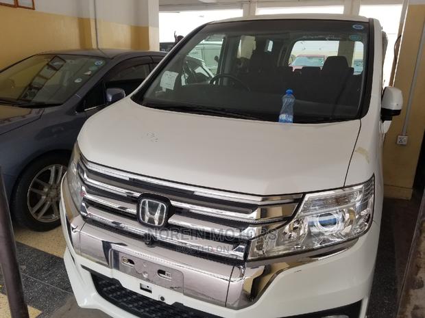 Honda Stepwgn 2014 White