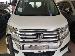 Honda Stepwgn 2014 White