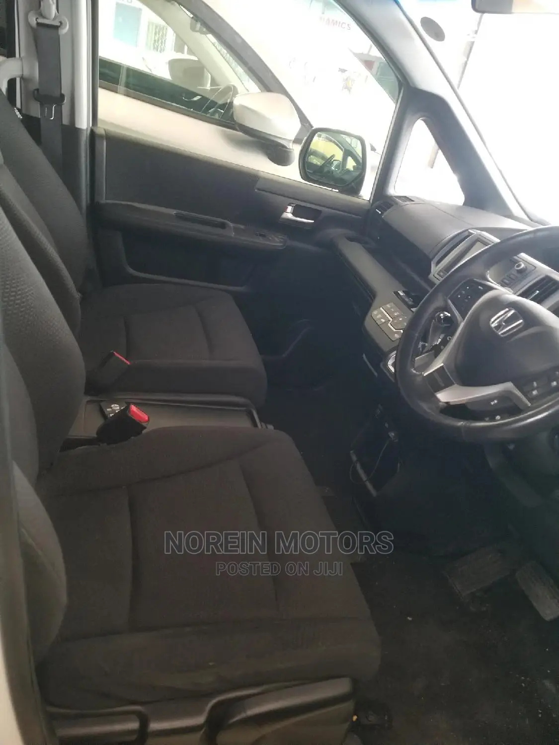 Honda Stepwgn 2014 White