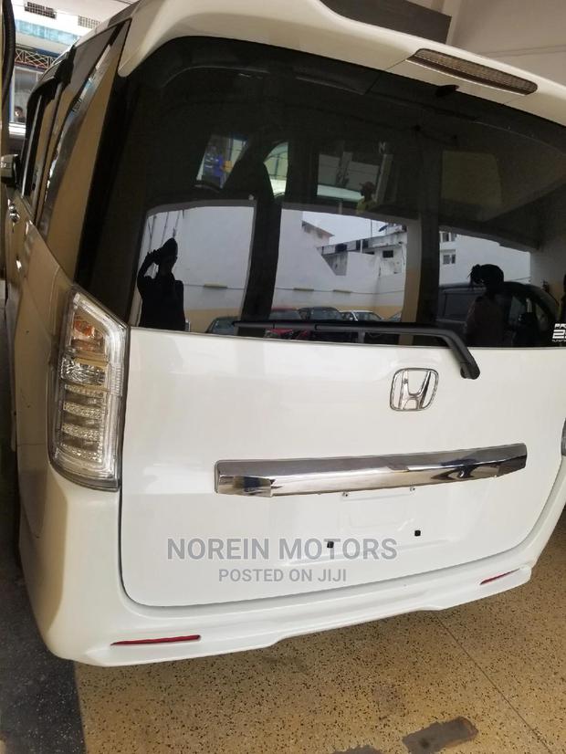 Honda Stepwgn 2014 White - thumbnail 10