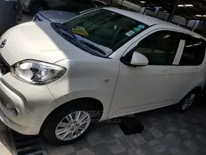 Toyota Porte 2015 White