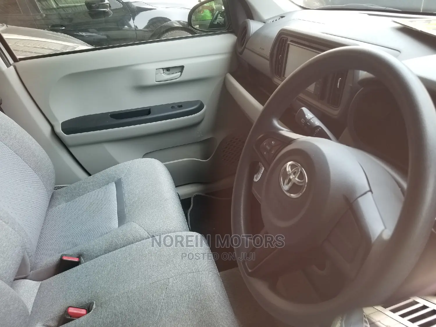 Toyota Porte 2015 White