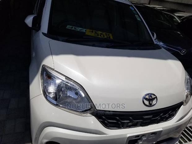 Toyota Porte 2015 White