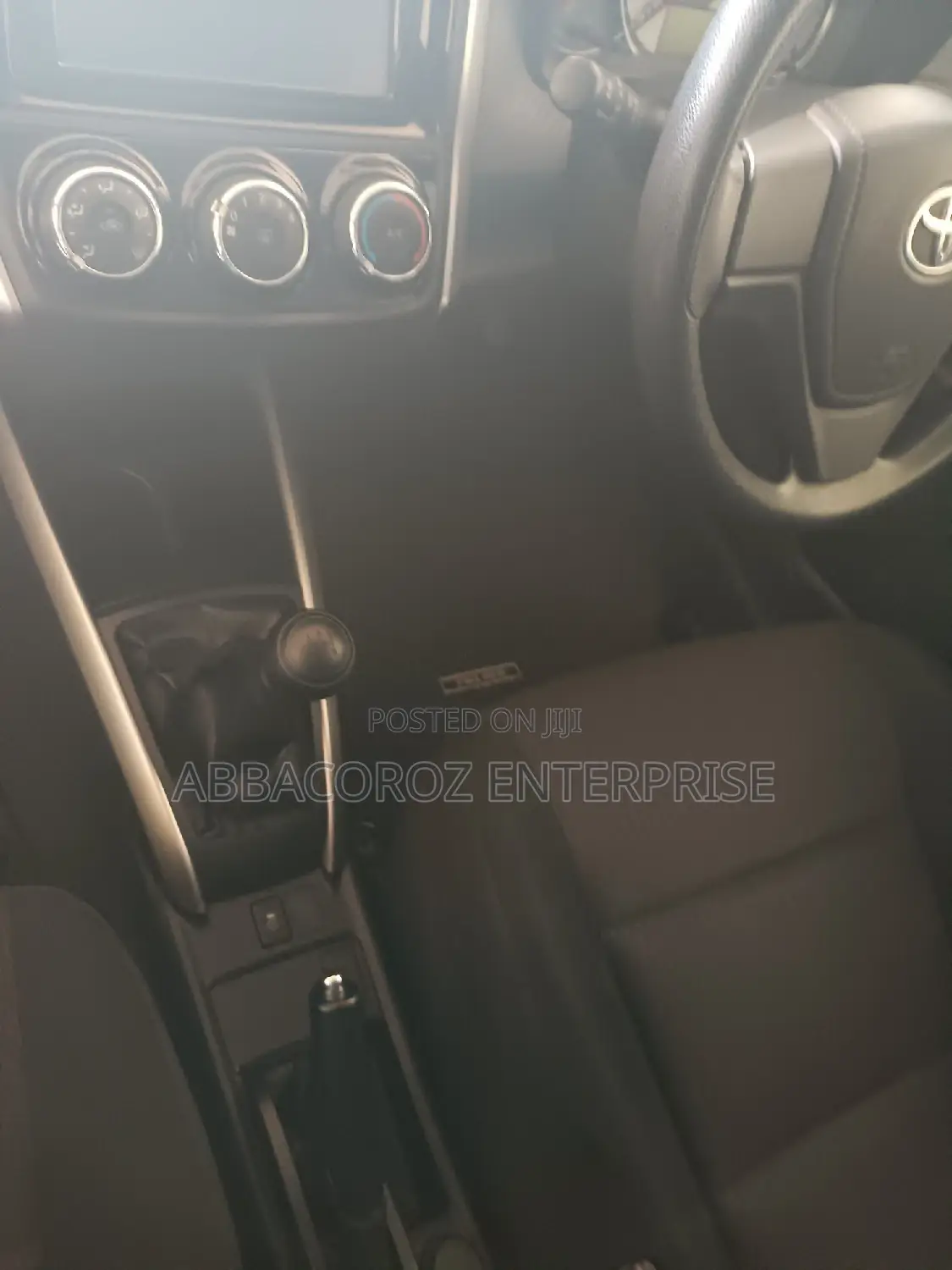 Toyota Corolla Fielder 2015