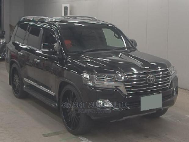 Toyota Land Cruiser 2015 Black - main view