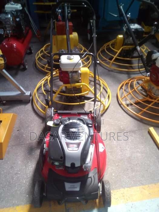 Lawn Mower Briggs and Stratton 161cc Petrol