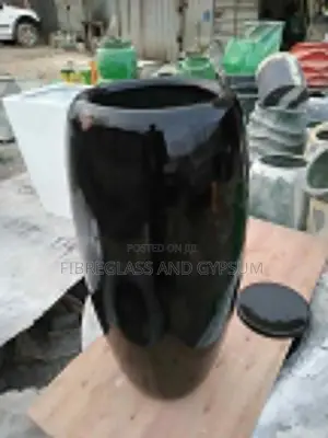 Canna Fibreglass Flower Pot