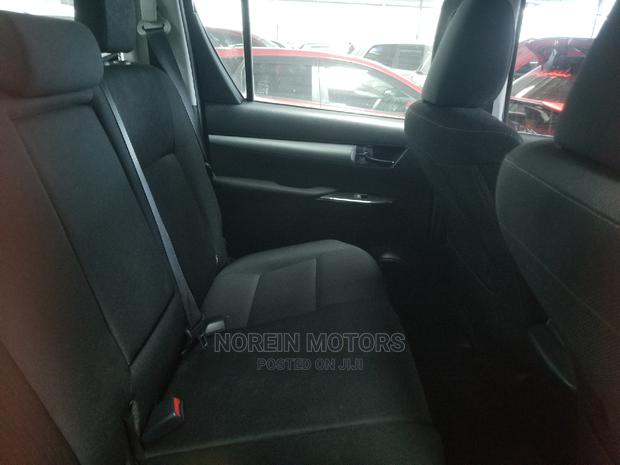 Toyota Hilux 2016 Red - thumbnail 4