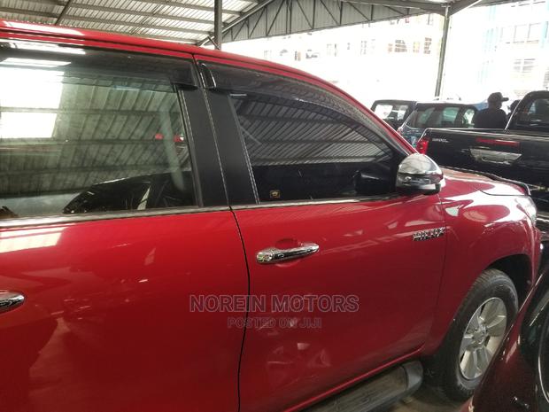 Toyota Hilux 2016 Red - thumbnail 5