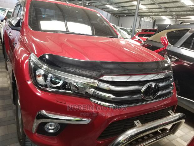 Toyota Hilux 2016 Red - thumbnail 2