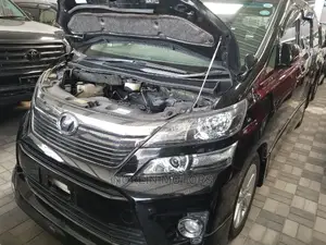 Toyota Vellfire 2014 Green