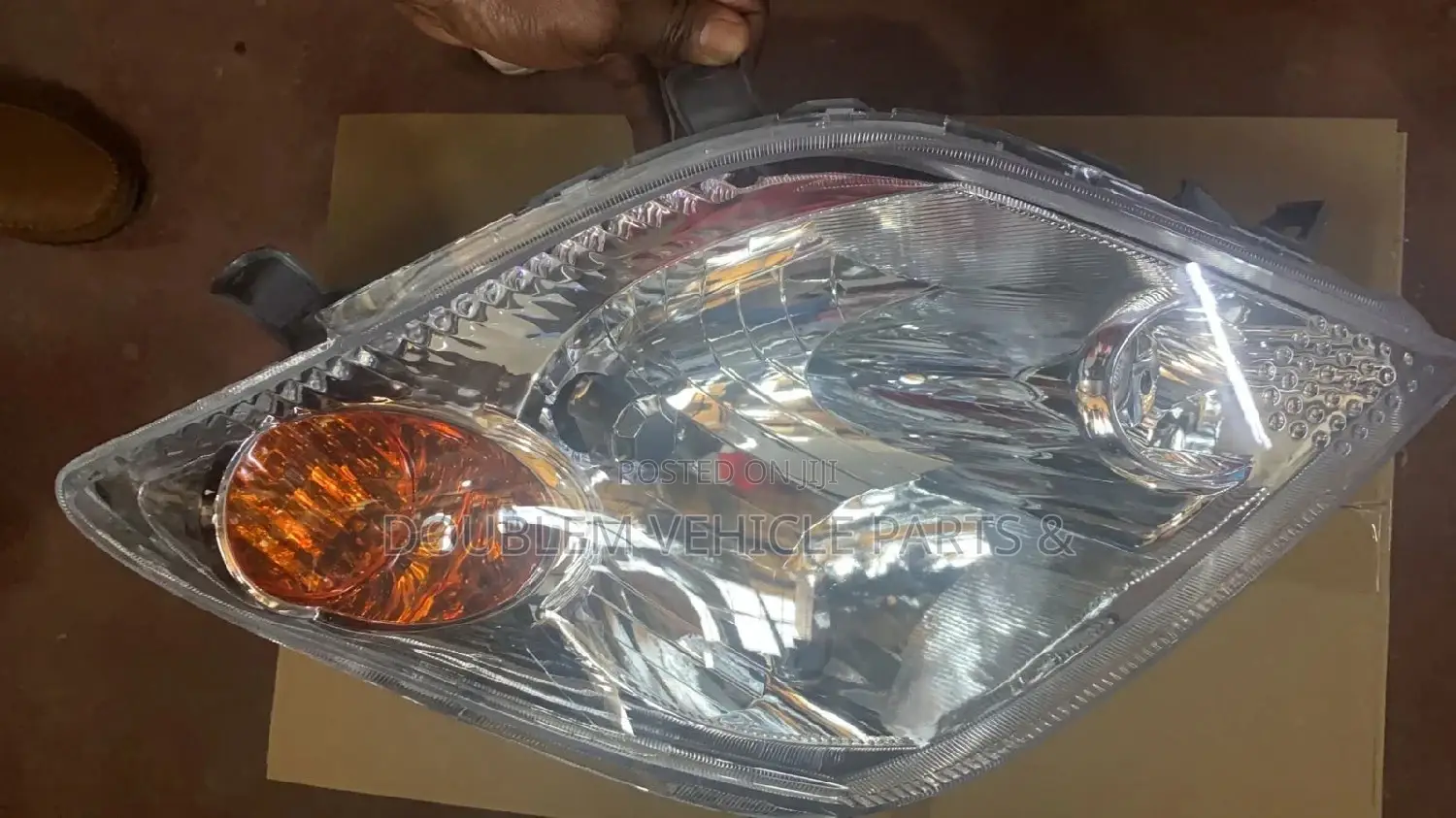 Headlamp/Headlight Toyota Ist 2000,2001,2002,2003,2004,2005/Old Model