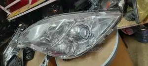 Isis Headlight Xenon