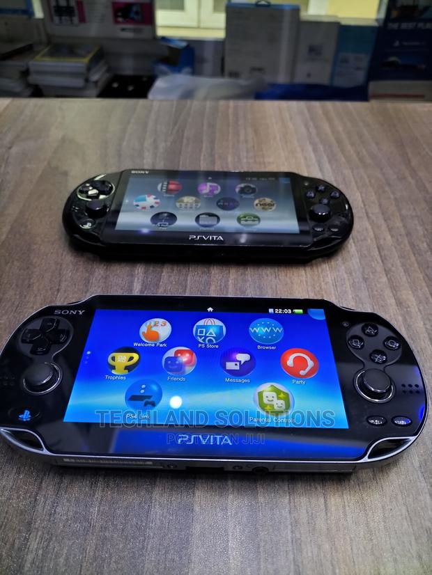 SONY Ps Vita With 10 Games - thumbnail 2