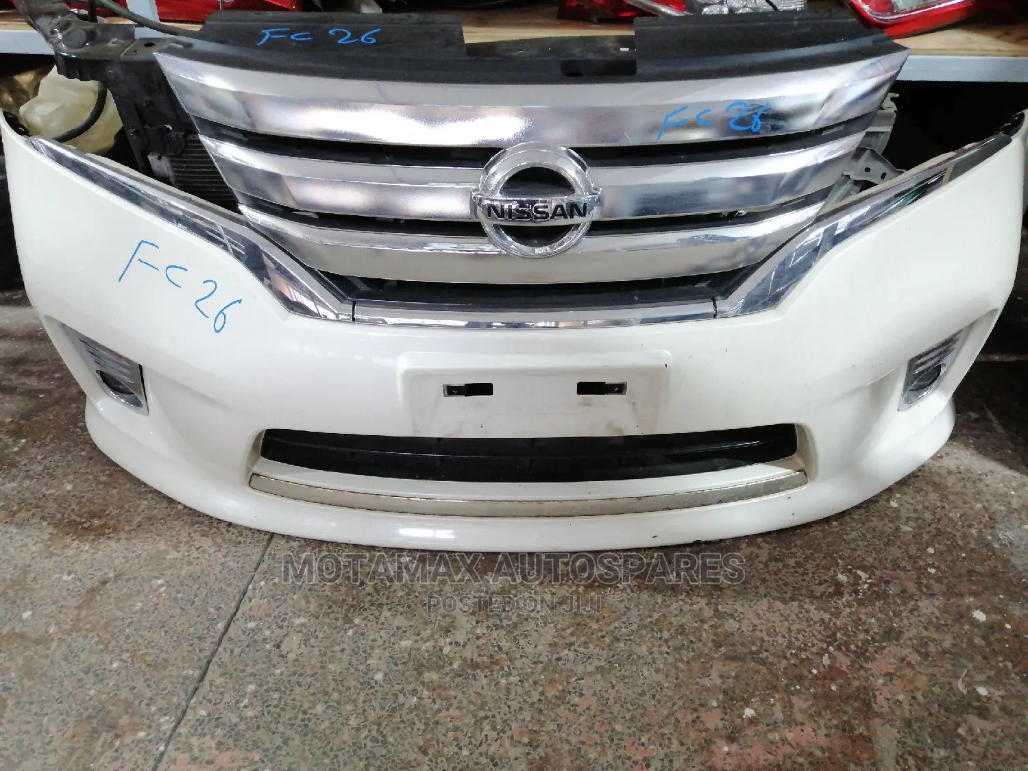 Nissan Serena Nosecut