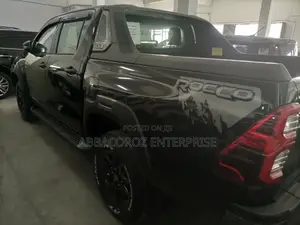 Toyota Hilux SR5 HI-RIDER 2015 Black