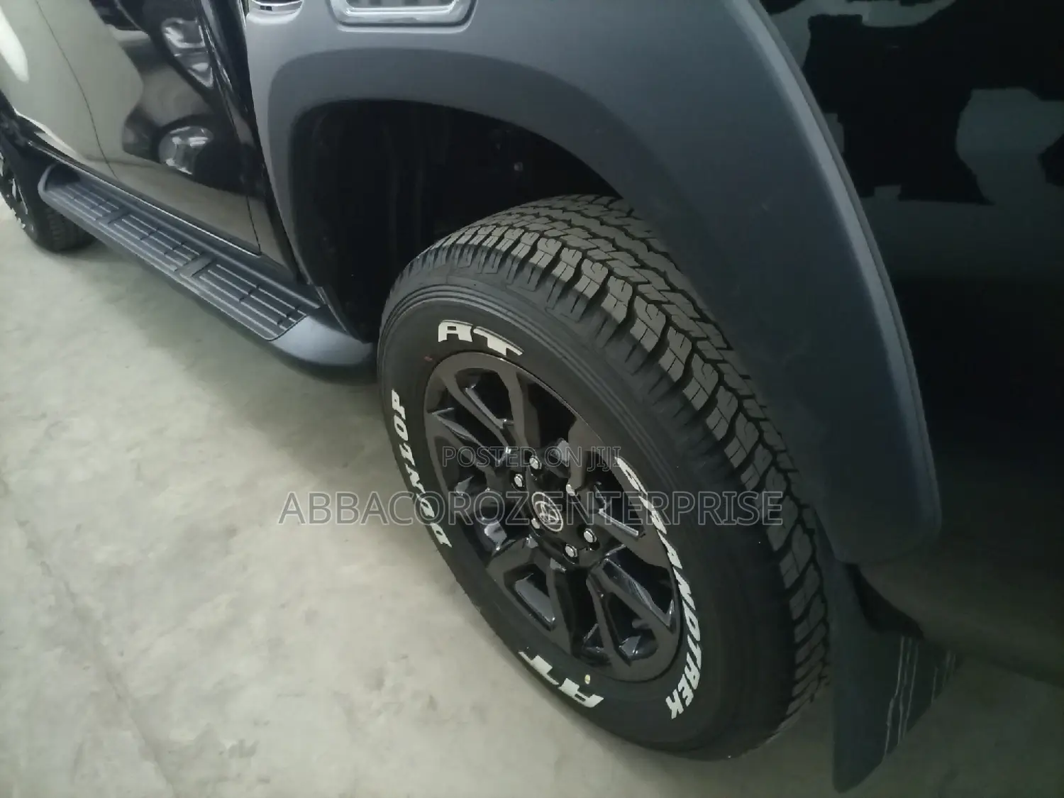 Toyota Hilux SR5 HI-RIDER 2015 Black