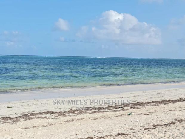 A Parcel of 10 Acres White Sandy Beach on Sale in Kikambala - main view