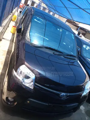 Toyota Sienta 2014 1.5 AWD Black