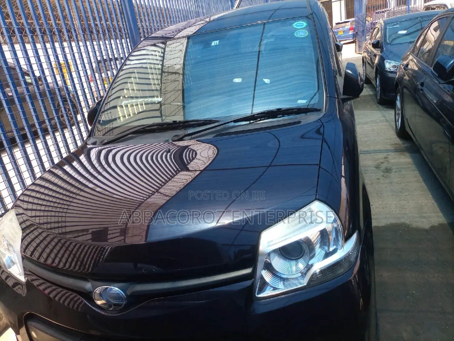 Toyota Sienta 2014 1.5 AWD Black