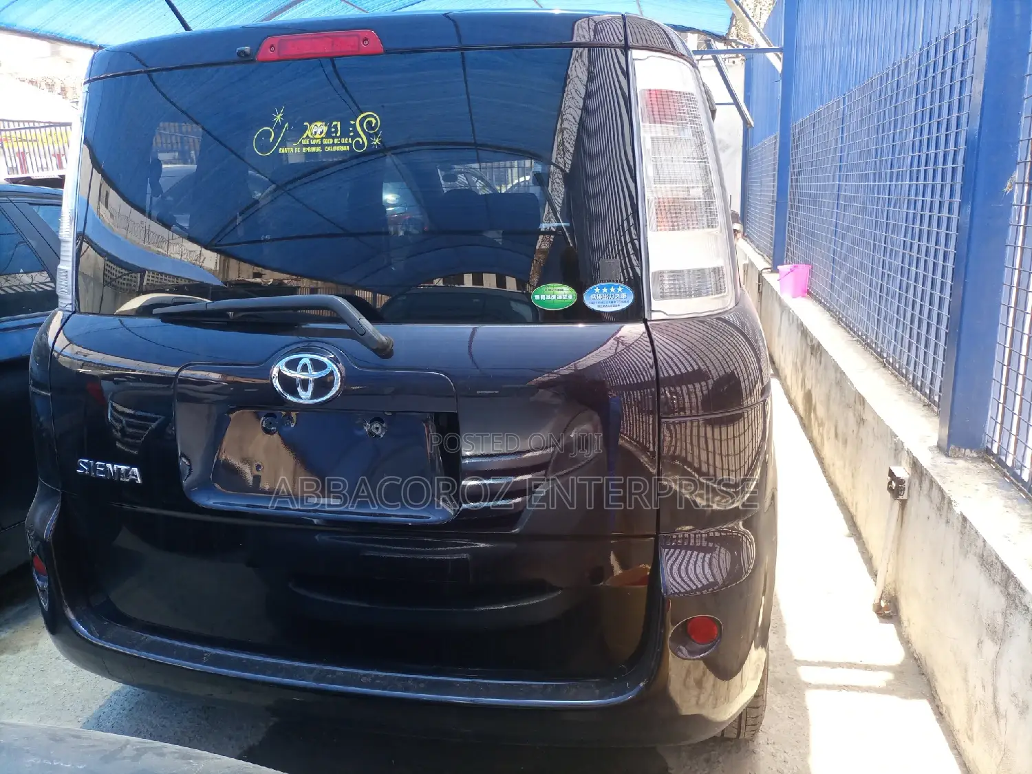 Toyota Sienta 2014 1.5 AWD Black