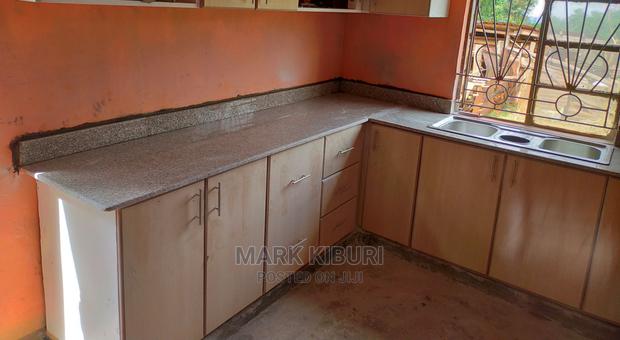 Light Coloured Granite 8x2ft - thumbnail 4