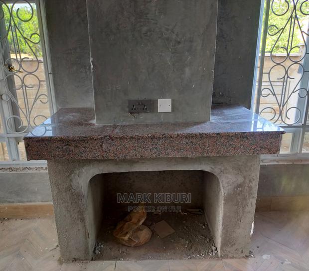 Creamish Grey Granite - thumbnail 3