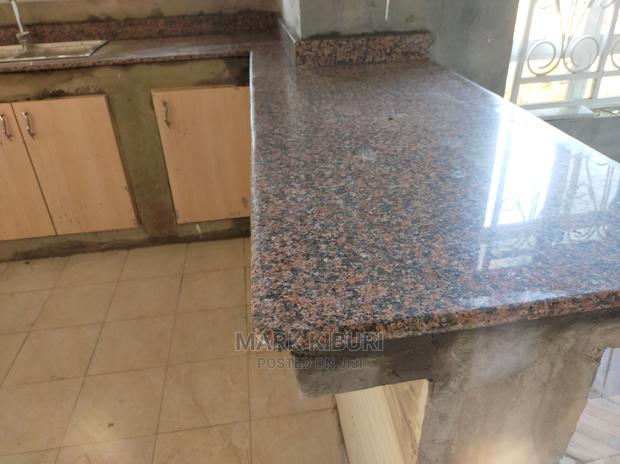 Creamish Grey Granite - thumbnail 4