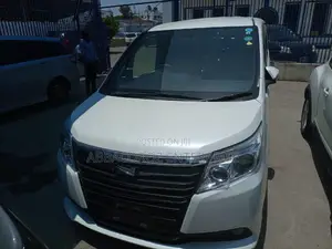 Toyota Noah 2015 2.0 AWD (8 Seater) White