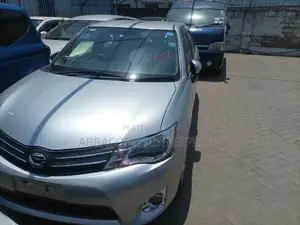 Toyota Axio 1.5 Hybrid 2WD 2014 Silver