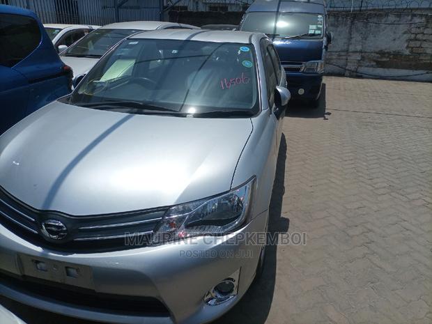 Toyota Axio 1.5 Hybrid 2WD 2014 Silver