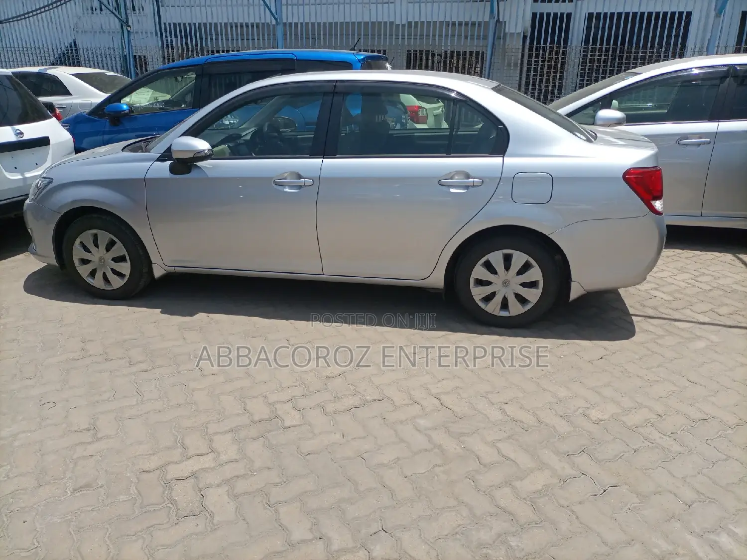 Toyota Axio 1.5 Hybrid 2WD 2014 Silver