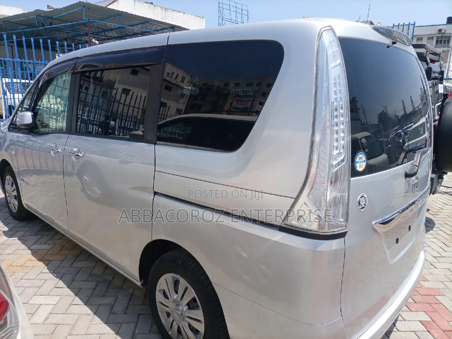 Nissan Serena 2014 Silver