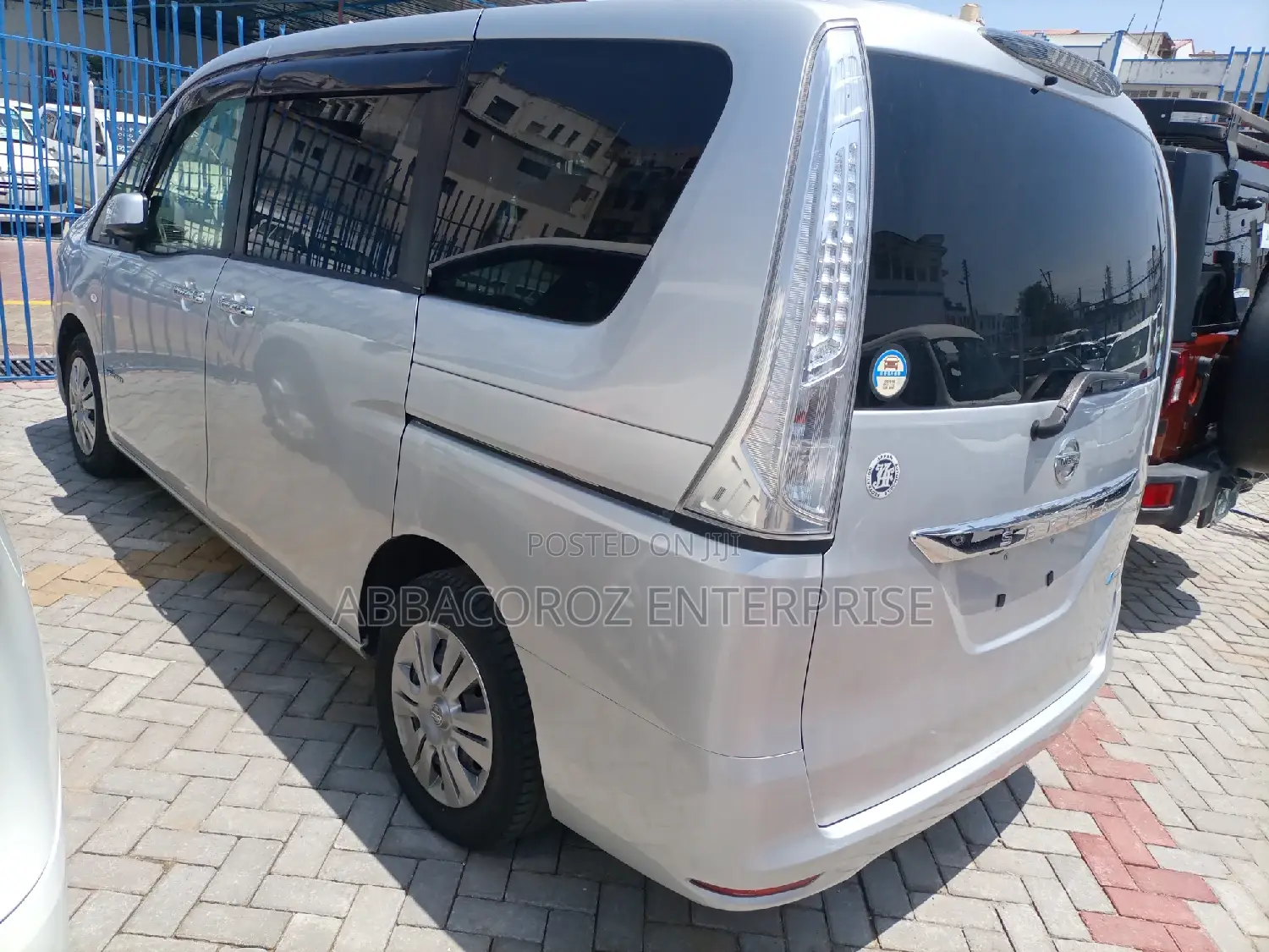 Nissan Serena 2014 Silver