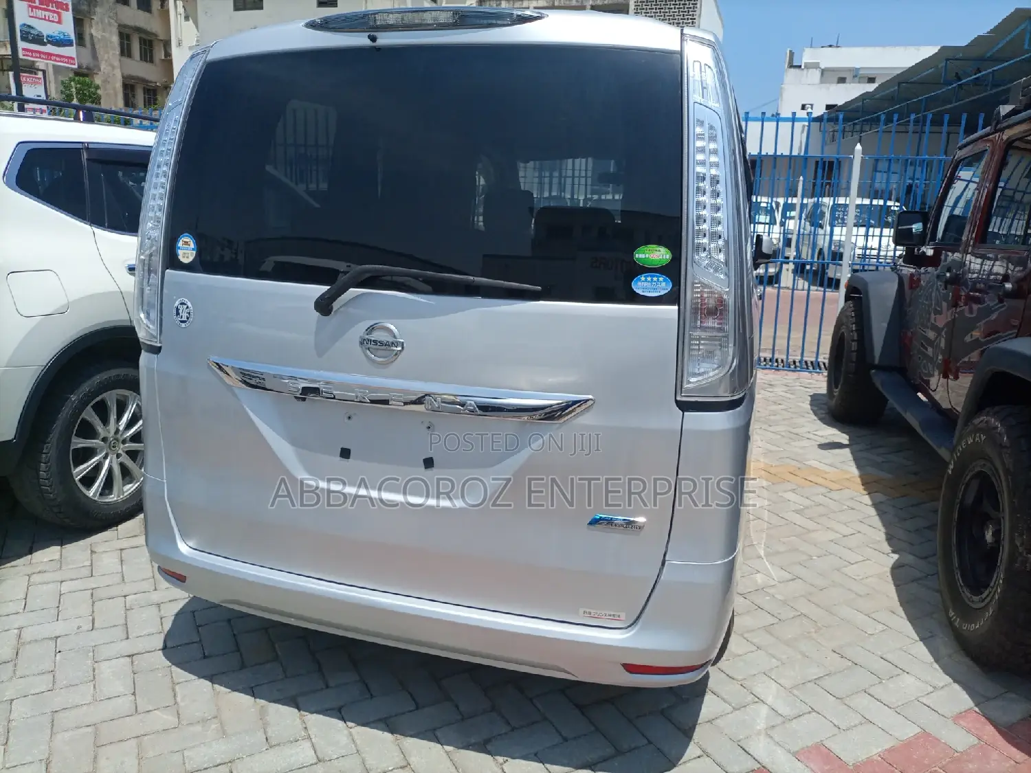 Nissan Serena 2014 Silver