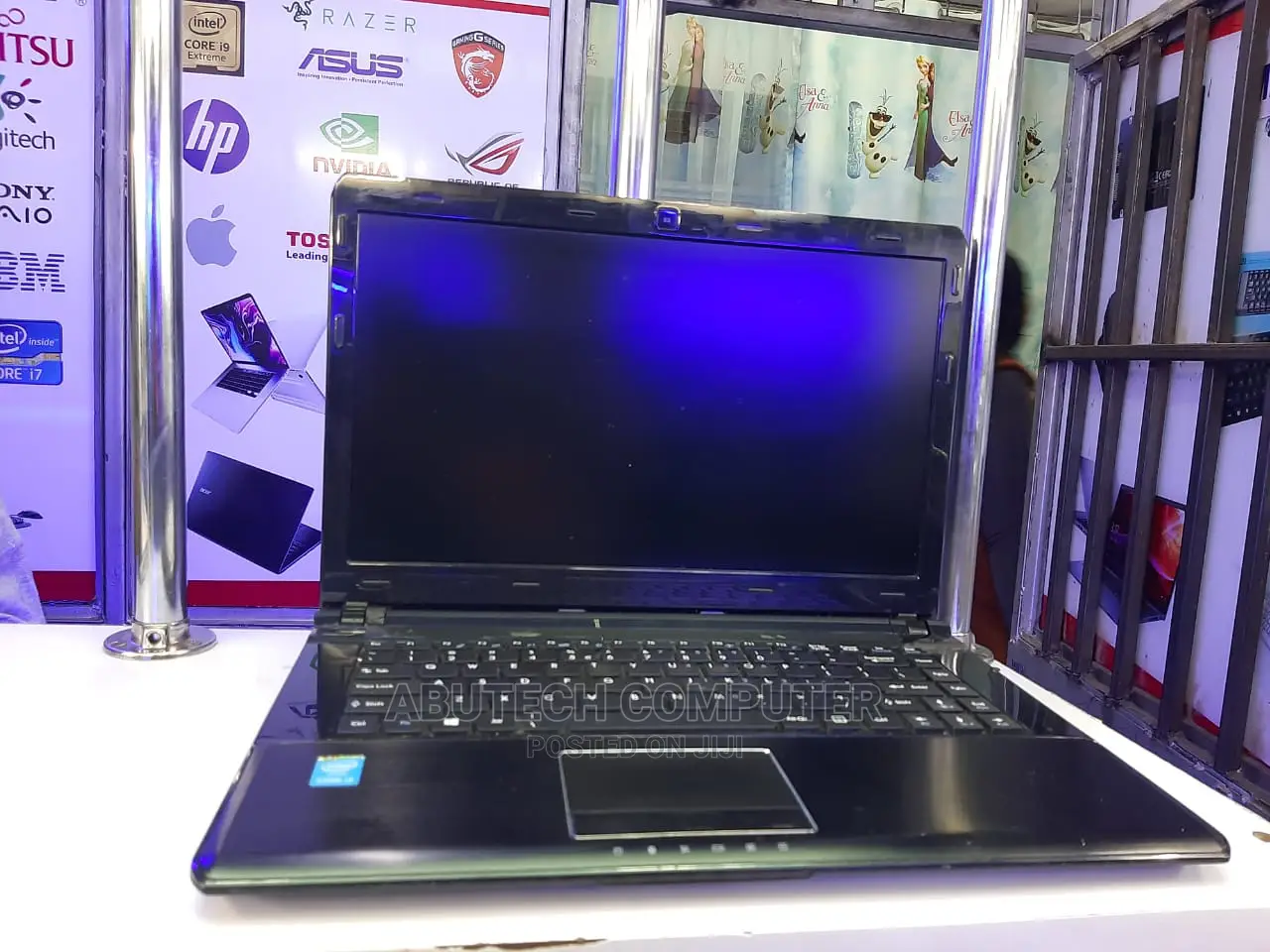Laptop 4GB Intel Core i3 HDD 500GB
