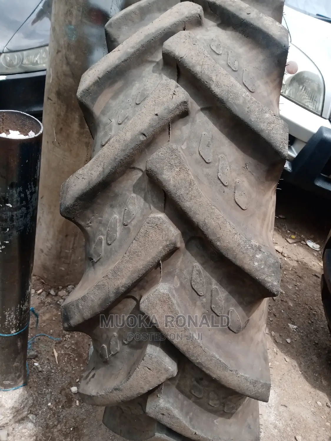 16.9-28 Bkt Tyre Secodady